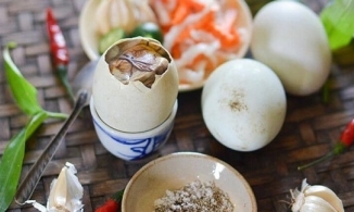 1 quả trứng vịt lộn bao nhiêu calo? Ăn nhiều trứng vịt lộn có tốt không?