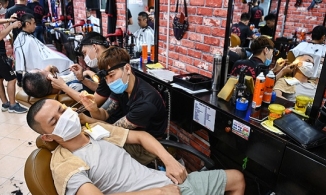 Từ 6h ngày 21/9, Hà Nội mở lại nhiều dịch vụ trong đó có cắt tóc, gội đầu, hàng ăn chỉ bán mang về