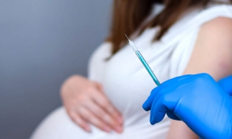 Bộ Y tế yêu cầu khẩn trương tiêm vaccine Covid-19 cho phụ nữ mang thai từ 13 tuần trở lên