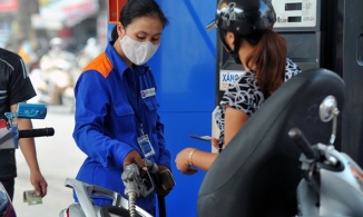 Giá xăng trong nước tăng lên mức cao nhất trong 3 năm qua