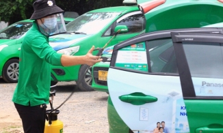 Hà Nội: Đề xuất xe buýt, taxi, xe công nghệ được hoạt động trở lại