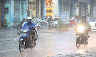 Biển Đông hứng thêm bão cấp 11, Bắc Bộ trở lạnh kèm mưa dông