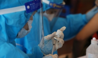 Trước khi tiêm vaccine Covid-19 cần chuẩn bị gì cho trẻ?