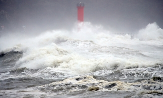 Áp thấp nhiệt đới khả năng mạnh thành bão hướng vào Bình Định - Bình Thuận