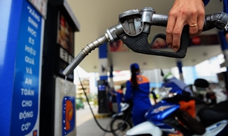 Từ 15h chiều nay, giá xăng lần thứ 18 trong vòng 1 năm, cao nhất 7 năm qua