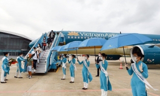 Chuyến bay đầu tiên đưa khách quốc tế đến Việt Nam đáp tại Đà Nẵng 