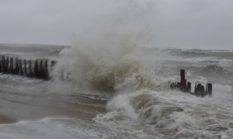 Miền Trung đối mặt với nguy cơ ngập lụt và lở núi