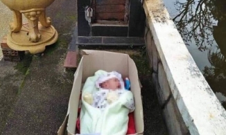 Cố ý bỏ rơi con, cha mẹ sẽ bị phạt từ 20 - 25 triệu đồng