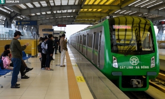 Tàu Cát Linh - Hà Đông vận hành từ sáng mồng Một để phục vụ khách du xuân.