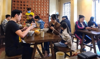 Dừng xét nghiệm Covid-19 với khách vào quán ăn ở TP Hải Dương