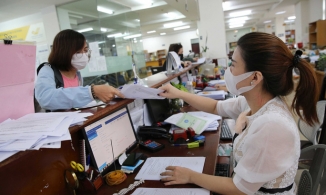 Khi nghỉ hưu trước tuổi, công chức sẽ được nhận thêm một khoản tiền hỗ trợ