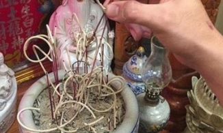 Rút tỉa chân nhang dịp cuối năm các gia đình nhớ để lại đúng con số này 