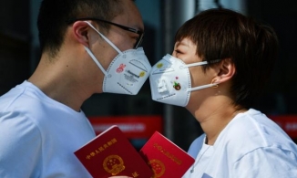 Nguyên nhân nhiều cặp đôi ở Trung Quốc chọn ngày 22/2 để đăng ký kết hôn