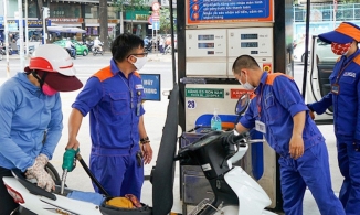 Từ 15h chiều nay, xăng tăng giá lên mức cao nhất trong vòng 17 năm 