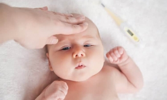 Chuyên gia chỉ cách hạ sốt nhanh khi trẻ là F0 mà không cần dùng thuốc