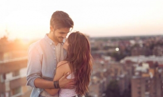 8 dấu hiệu cho thấy 99% chàng thích bạn rồi mà không dám mở lời