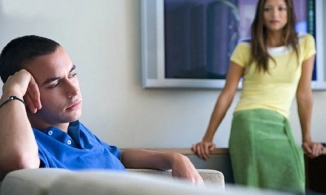 Vợ hay chồng về nhà im lặng không nói gì cũng là bạo lực gia đình