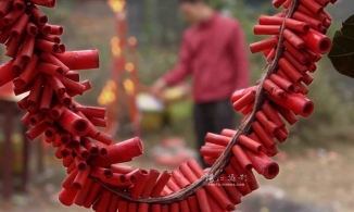 Nguồn gốc và ý nghĩa của tục đốt pháo ngày Tết