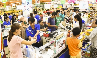 Hơn một nửa cửa hàng bán lẻ sụt giảm doanh thu dịp cuối năm vì Covid-19
