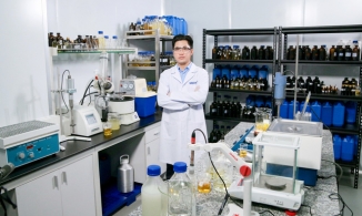 Khẩu trang y tế do người Việt phát minh 'đắt hàng' trời Âu, có khả năng tiêu diệt virus corona đến 99%