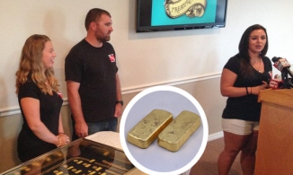 Hai đứa trẻ nhặt được vàng trị giá 4 tỷ khi sang nhà ông bà 'trốn' Covid-19