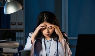 Nếu thường xuyên thức khuya và thấy xuất hiện 3 triệu chứng này: Đã đến lúc cho cơ thể nghỉ ngơi nếu không muốn nhận 'trái đắng'