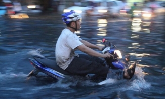 Vì sao vào mùa mưa là xe máy dễ gặp trục trặc, hư hỏng?