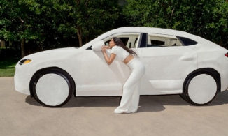 Xe của sao: Lamborghini Urus 'bọc kín lông' kỳ lạ của Kim Kardashian 