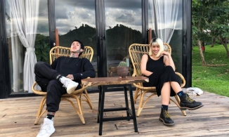 Bạn gái Dế Choắt: Cô chủ tiệm tóc răng khểnh, mày không xăm, mũi không độn