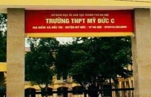 Hà Nội: Nhóm học sinh cầm dao rượt nhau trong sân trường
