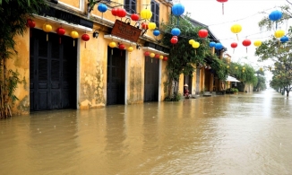 Phố cổ Hội An lại bị ngập lụt khi vừa mở cửa đón du khách
