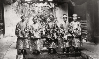 Bộ ảnh tiết lộ đời sống người Việt 100 năm trước