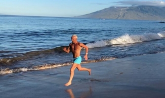 Vóc dáng siêu mẫu của cụ ông gần 70 tuổi