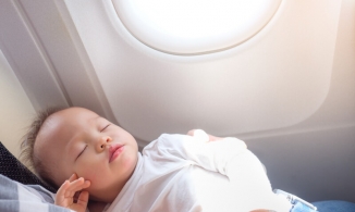 Những bí quyết để trẻ sơ sinh không khóc khi đi máy bay