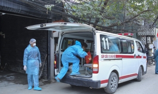 Bệnh nhân 1553 nhiễm Covid-19 đang bị suy hô hấp, phổi tổn thương nặng