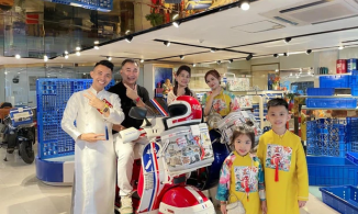 Vợ Minh Nhựa khoe ảnh gia đình dịp Tết nhưng dân tình chỉ chú ý đến 'ông trùm' nhựa Long Thành