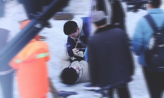 Loạt ảnh tương tác ngọt ngào giữa Vương An Vũ và Phạm Thừa Thừa trong hậu trường 'Vai Trái Có Cậu'