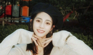 'Người tình màn ảnh' của Nhậm Gia Luân - Hình Phi khoe nhan sắc tinh khôi trong bộ ảnh mùa hè