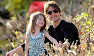 Suri Cruise: 'Công chúa' sinh ra từ vạch đích và 10 năm chưa gặp lại cha Tom Cruise