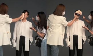 Im Si Wan leo top Weibo nhờ khoảnh khắc được make-up bằng chiếc bông dặm phấn không thể ngờ tới