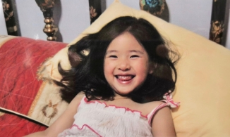 Triệu Lộ Tư khoe ảnh thời bé, nét đáng yêu không lẫn vào đâu được