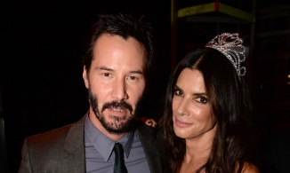 Sandra Bullock nói về tin đồn hẹn hò với Keanu Reeves: 'Ai mà biết được!'