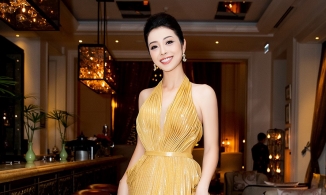 'Mẹ 4 con' Jennifer Phạm tái xuất rạng rỡ, đẹp không tì vết như thời son rỗi