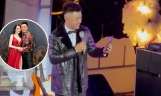 Đang hát trên sân khấu thì vợ gọi điện, Tuấn Hưng không dám tắt máy mà vừa facetime vừa hát tiếp