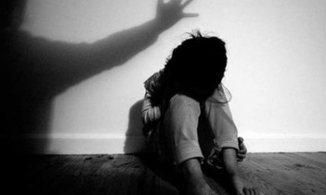 Mẹ du lịch với tình nhân ở Phú Quốc, con gái 14 tuổi ở nhà 3 lần tìm đến cái chết 