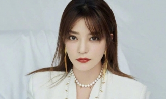 Triệu Vy thông báo bố qua đời