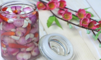 Mách chị em cách muối dưa hành ngày Tết, ăn ngon mà không hăng