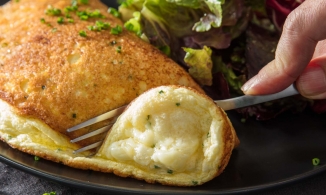 Cách làm trứng chiên bọt biển 'bồng bềnh' gây sốt cộng đồng mạng