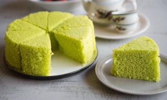 Cách làm bánh bông lan lá dứa mềm xốp không cần lò nướng