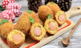 Mách bạn cách làm cơm cuộn xúc xích từ cơm thừa có sẵn trong tủ lạnh